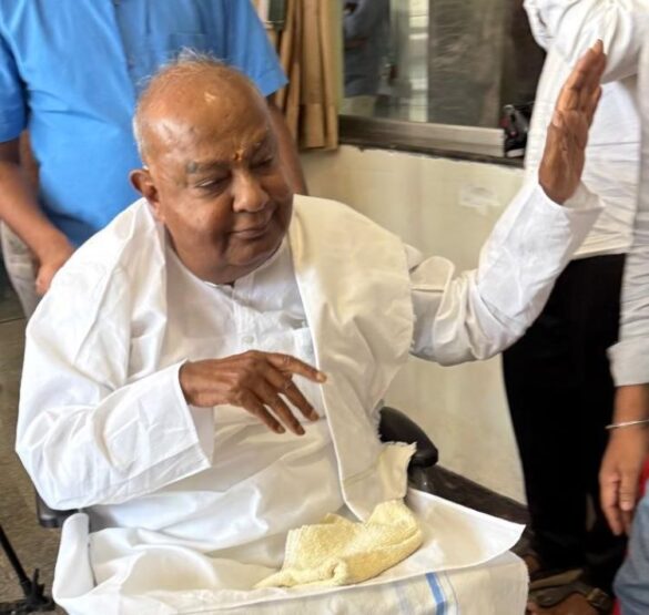 former prime minister h d devegowda